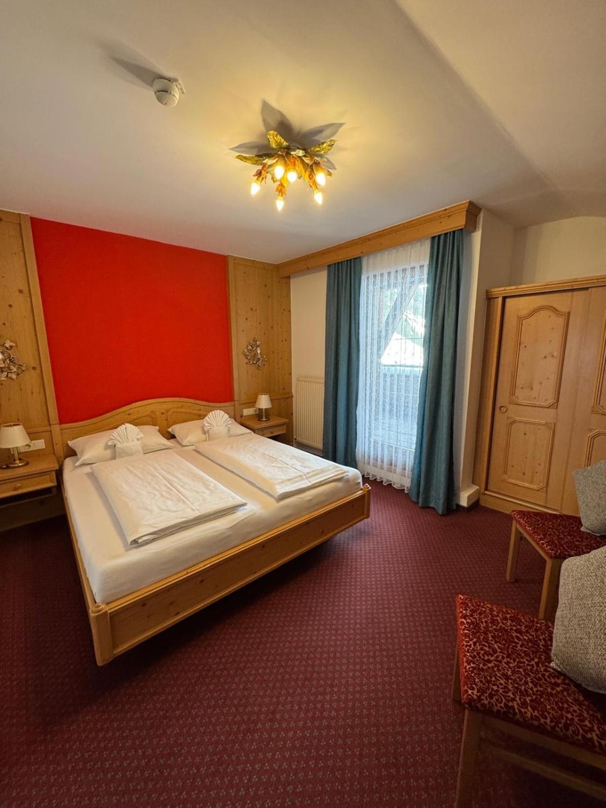 Tieflehner Hof Pitztalhaus Hotel Санкт-Леонхард-им-Пицталь Экстерьер фото